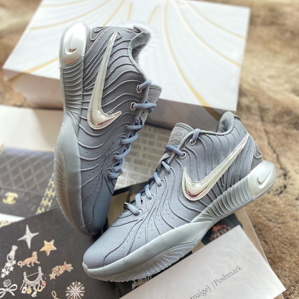 Nike Lebron 21 Sneakers (Men's)